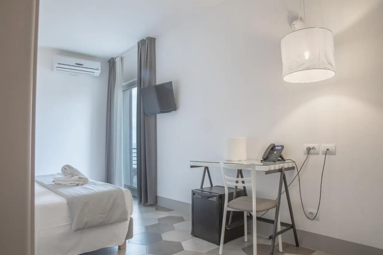 Hotel Villa Ambra Orbetello 3*,  Italien
